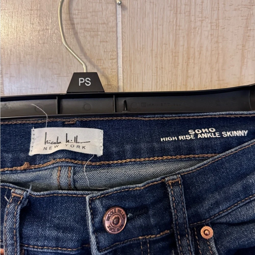 Women's Distressed Blue Jeans- Nicole Miller - Picture 3 of 3